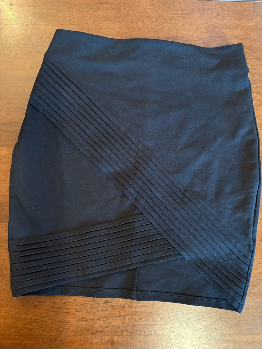 Shinestar Black Mini Skirt with Diagonal Pleats